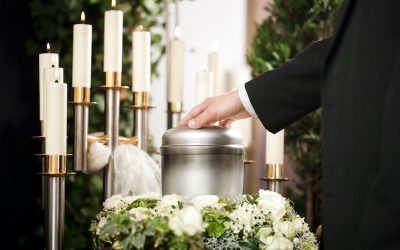 Diferencias entre inhumación y cremación: cómo elegir