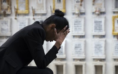 Cómo afrontar la muerte de un familiar cuándo no hay funeral ni despedida
