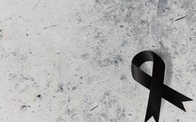 Cómo llevar un lazo negro de luto