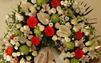 Qué influye en el precio de una corona de flores